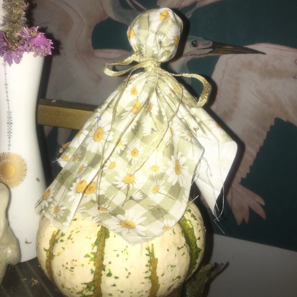 Handmade herbal ghost sachet- handcrafted natural rustic Halloween decor 👻🎃🌼